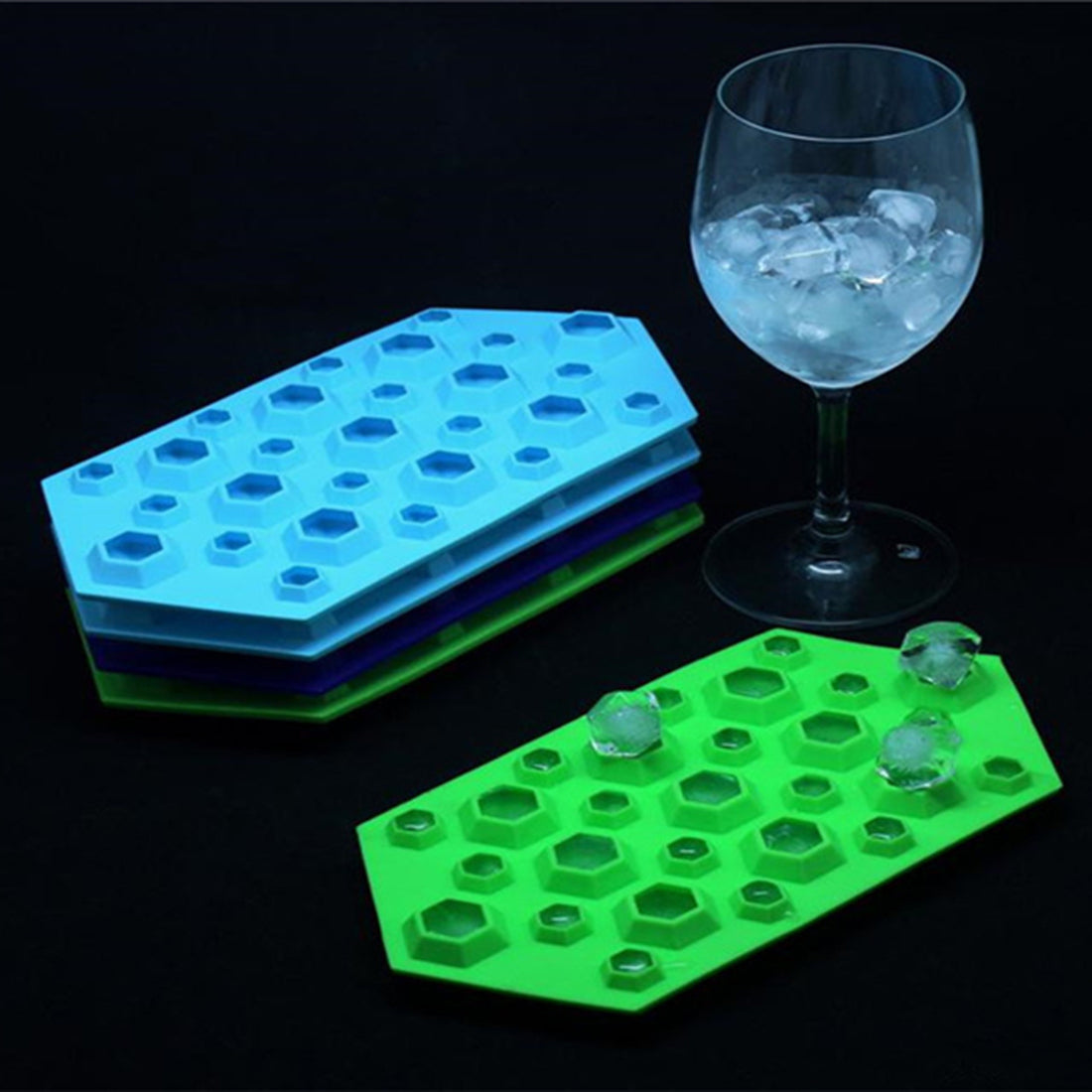 https://www.silcreations.com/cdn/shop/products/Silicone_Diamond_Shape_Ice_Tray.jpg?v=1510434065